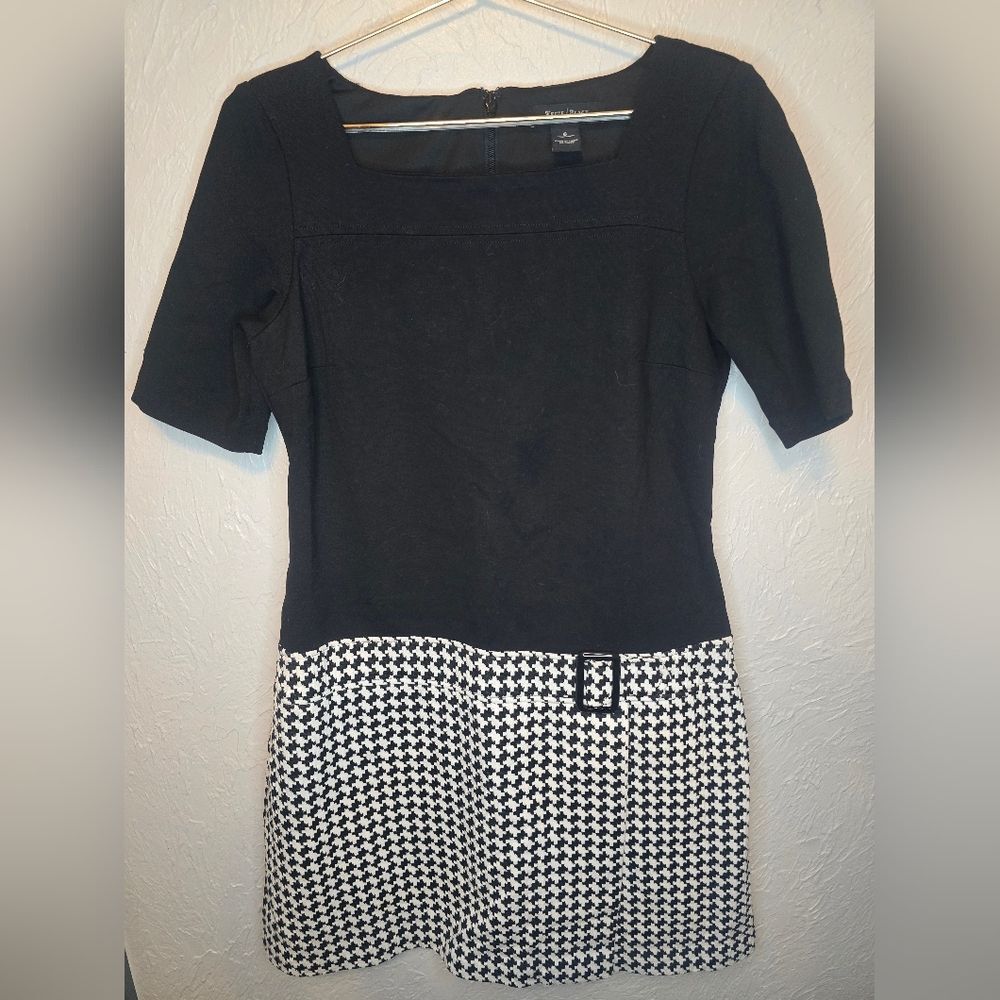 White House Black Market Black Houndstooth Peplum Top Size 6 Work Office Sheath